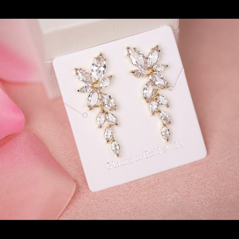 Wedding earrings and matching bracelet